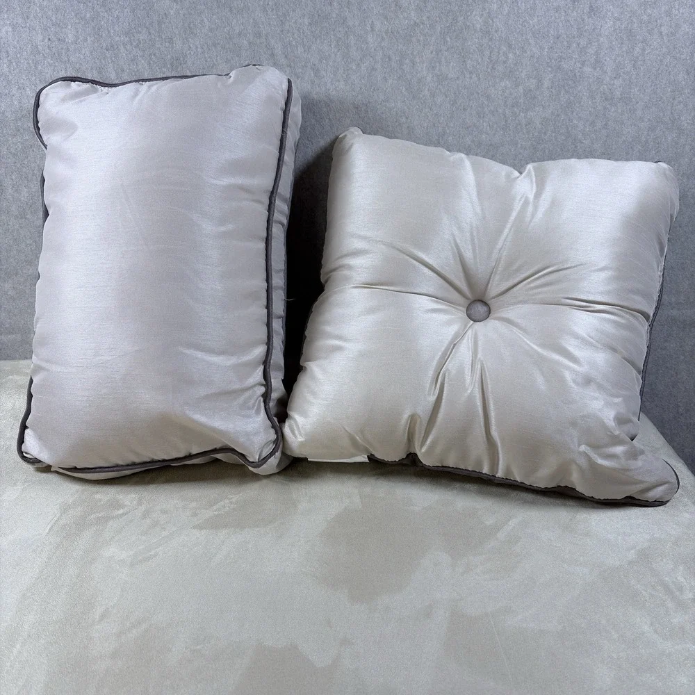 Victoria Classic Mix Pillow and Rectangle Pillow Set of Two New No Tag (217)